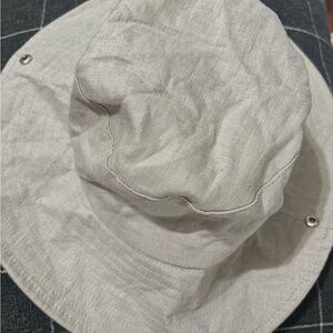 Elegant Women's Beige Bucket Hat